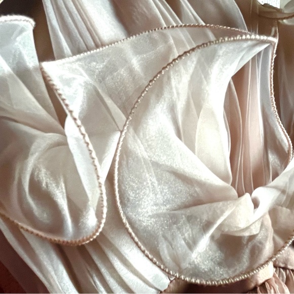 strapless pleated wave dress - Picture 11 of 15